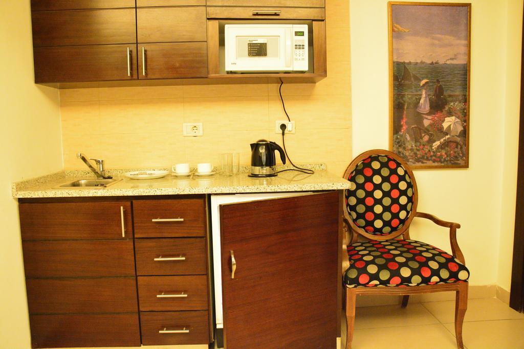 Nadine Hotel Suites Амман Экстерьер фото